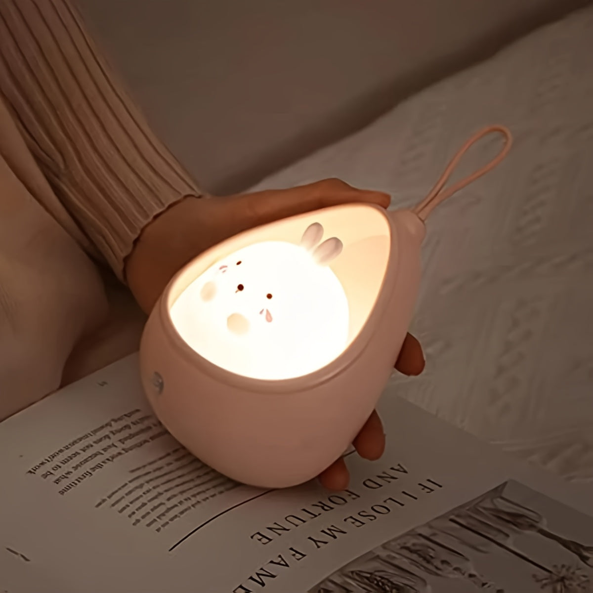 Adorable Animal-Shaped LED Desk Lamp with a Warm Light, Featuring a Motion Sensor And USB Charging, Perfect As a Gift for a Bedroom